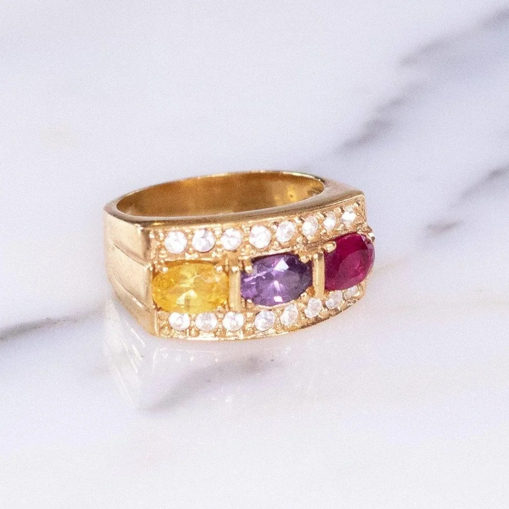 Vintage 1980s Gold Band Ring with Pink, Amethyst, and Yellow CZs